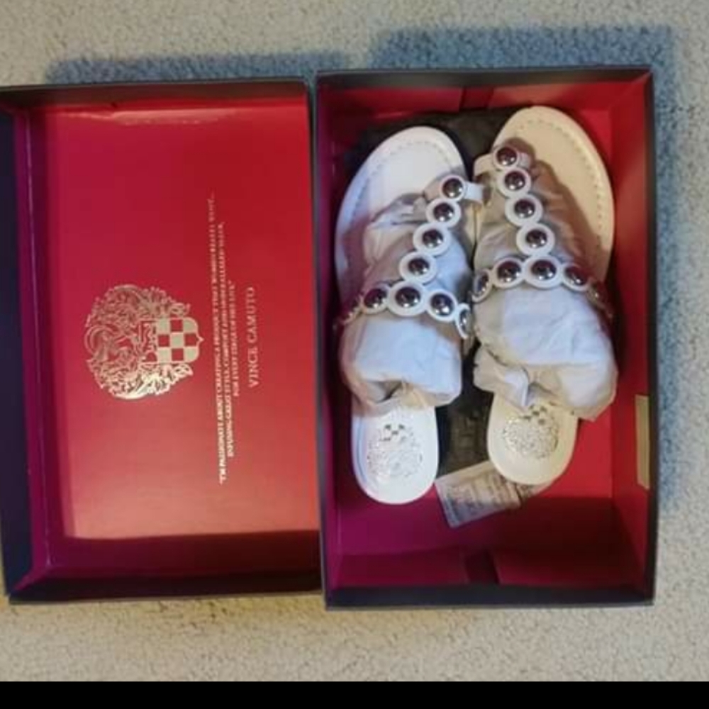 Vince Camuto 6M